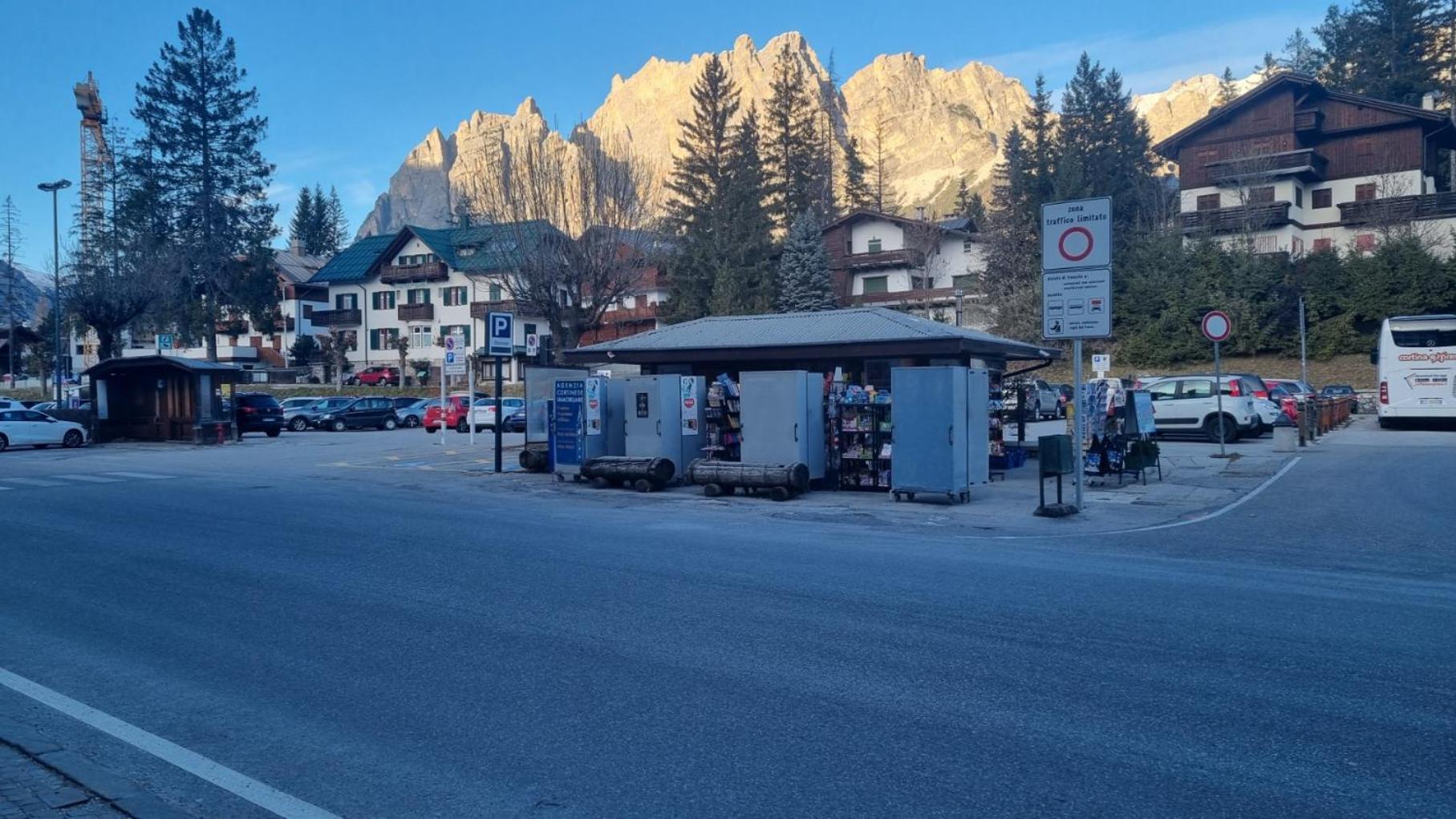 Studio Apartment Ariston In Centro A Cortina Cortina dʼAmpezzo Exteriör bild